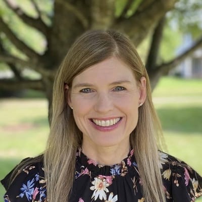 Headshot of Kristina Kalb